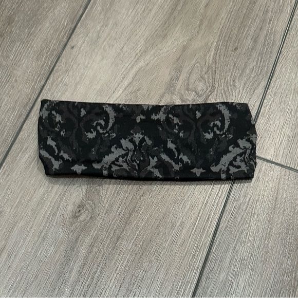 Lulu lemon head bands- brand new with tags - Picture 2 of 6